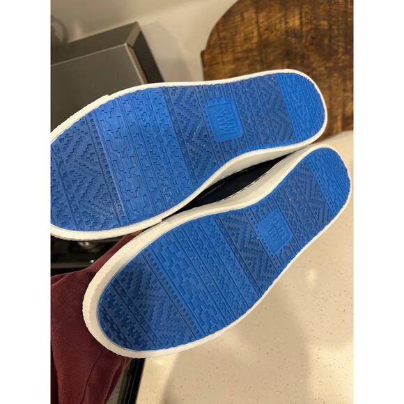 Never Worn Muk Luks mens 10 dark blue slip on shoes sneakers - Picture 3 of 4